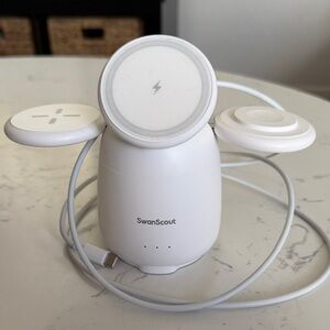 SwanScout Wireless Charging Station